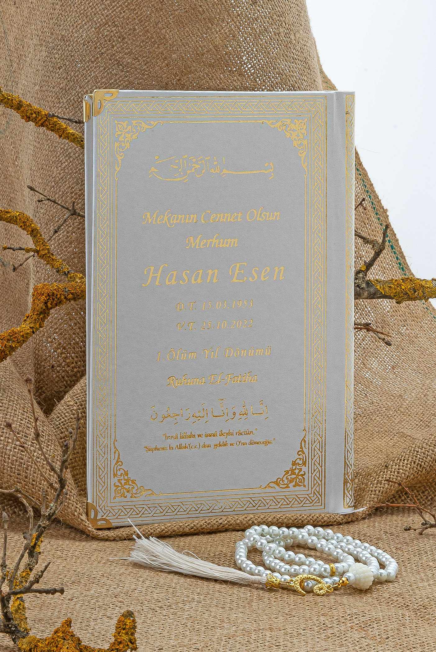 Cam İnci Tespihli Tül Keseli İsim Baskılı Deri Ciltli Yasin Kitabı - Desen 3 - Beyaz - Orta Boy - 192 SAYFA